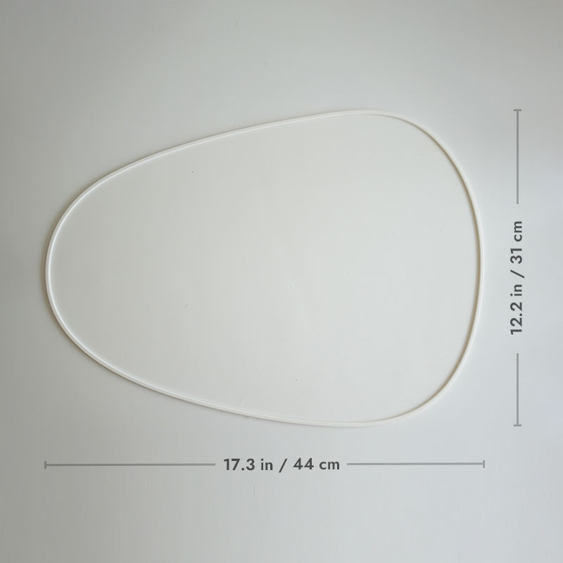 White & Black Glass Cat Bowls