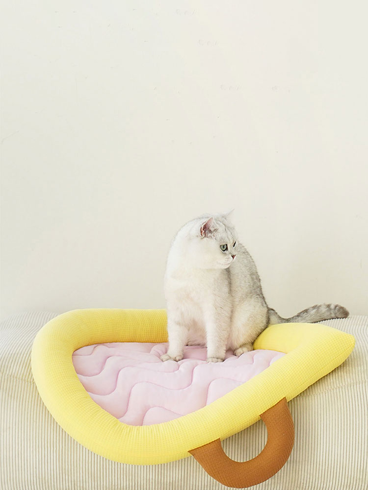 Childlike Cooling Cat Bed