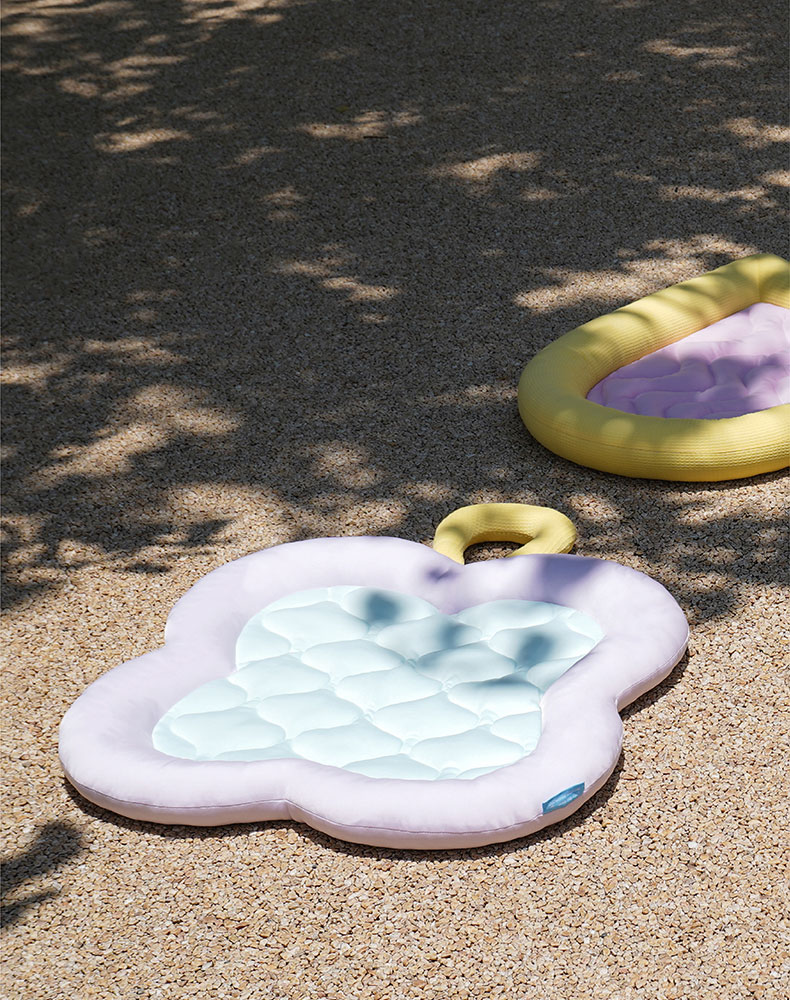 Childlike Cooling Cat Bed