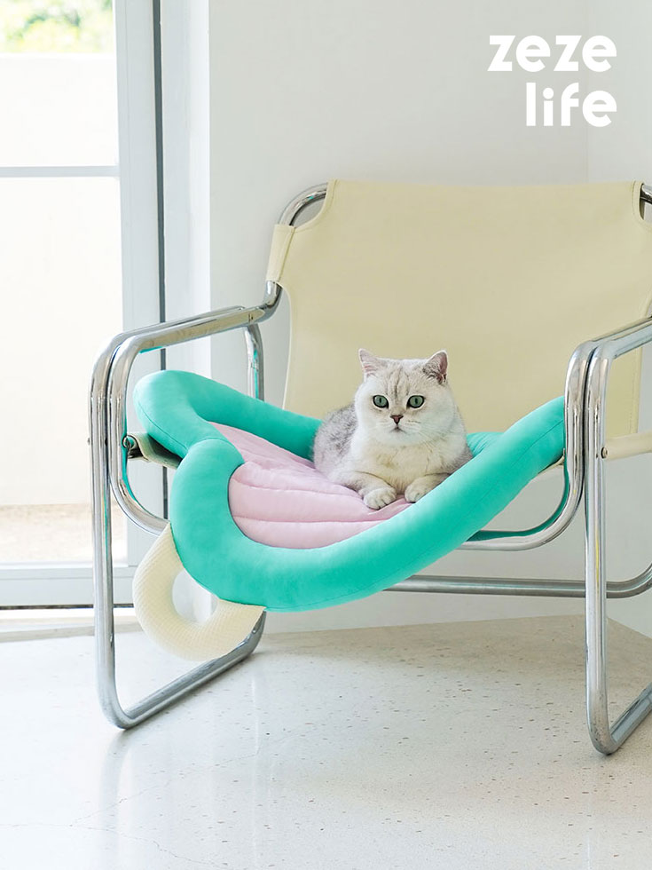 Childlike Cooling Cat Bed