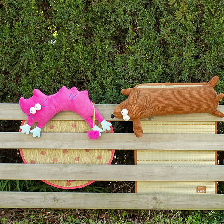 Lightning Cat & Dachshund Rushes Pet Cooling Mat