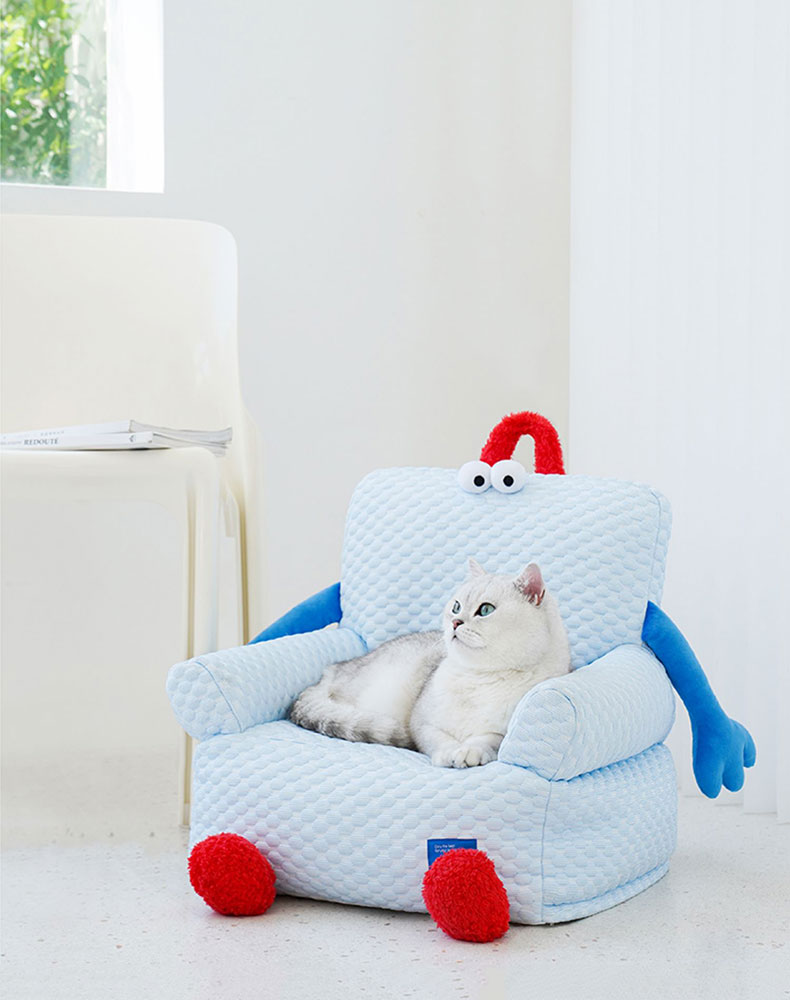 Big-Eyed Blue Hug Cat Couch