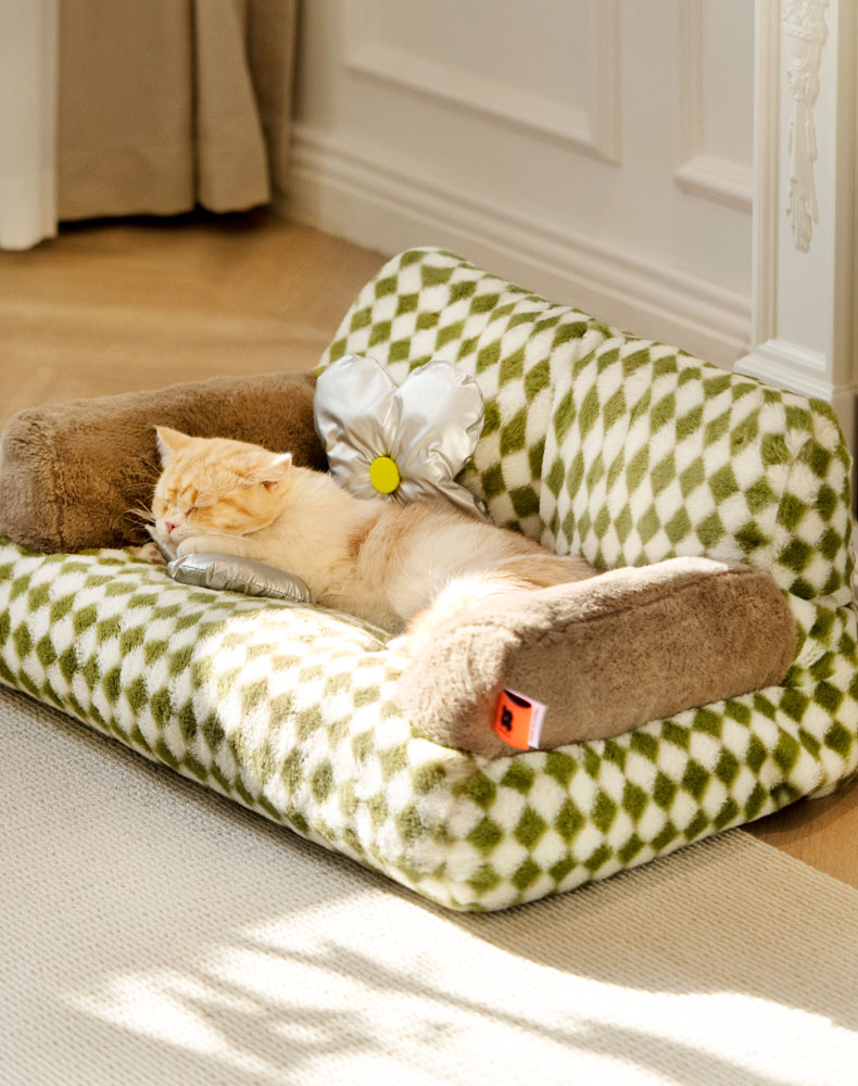 Green Vintage Diamond Cat Couch