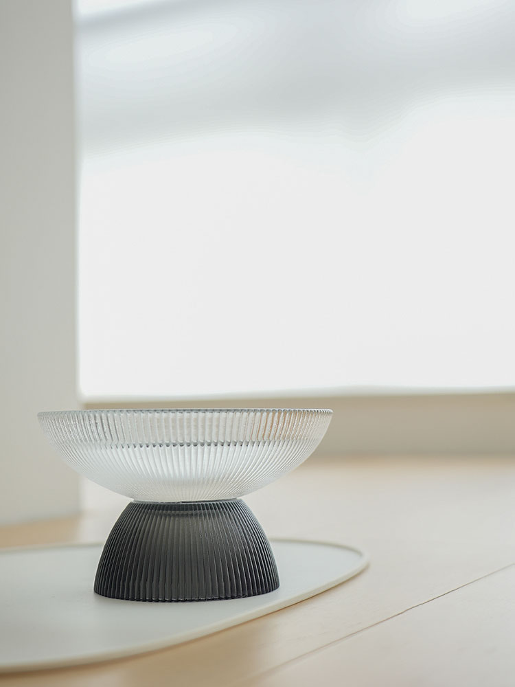 White & Black Glass Cat Bowls