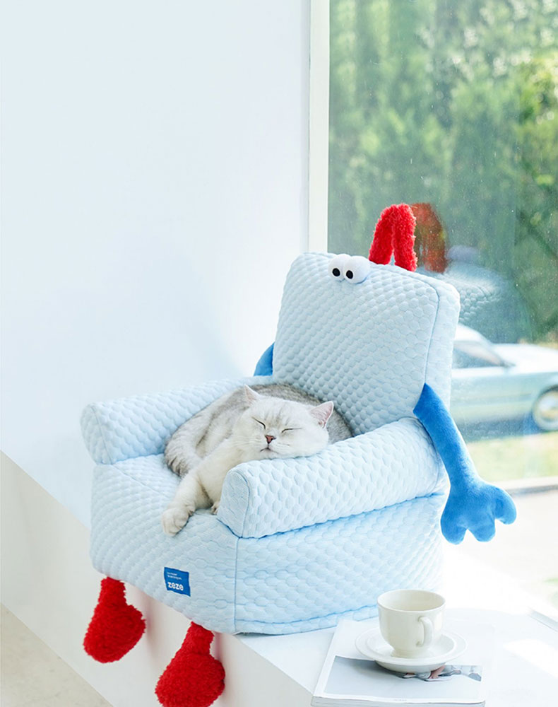 Big-Eyed Blue Hug Cat Couch