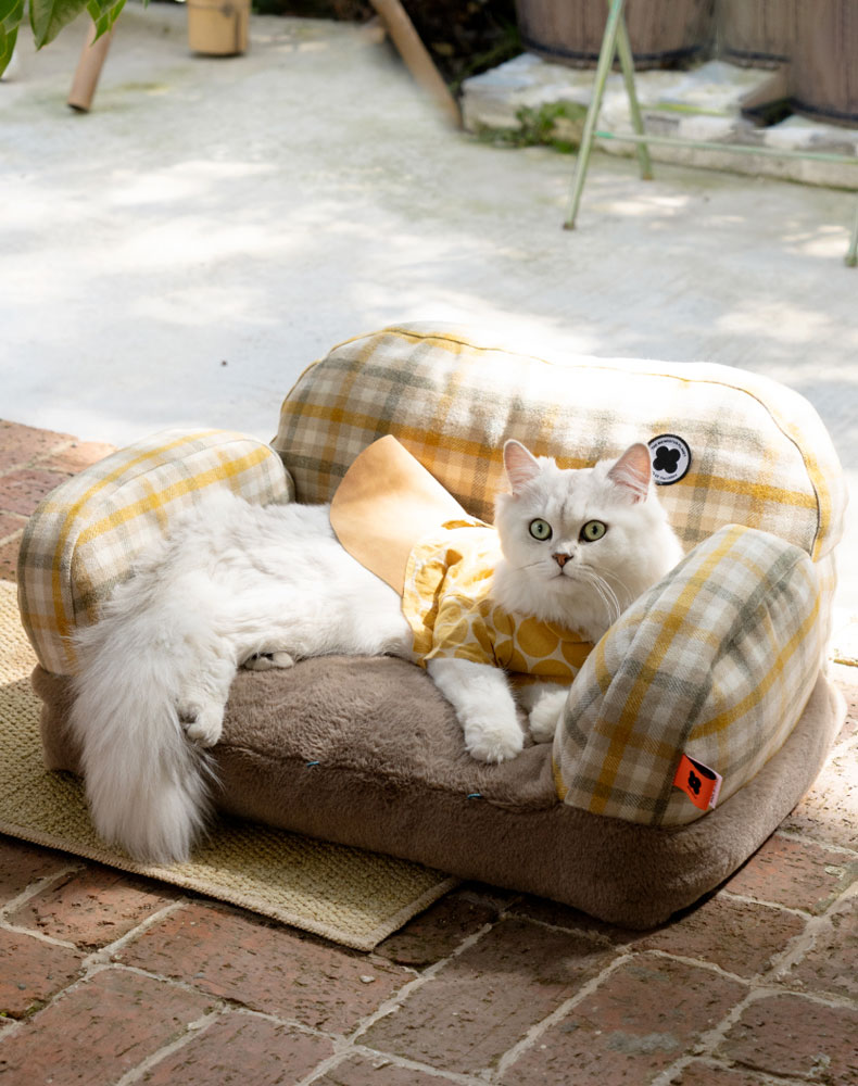 British Plaid Cat Sofa