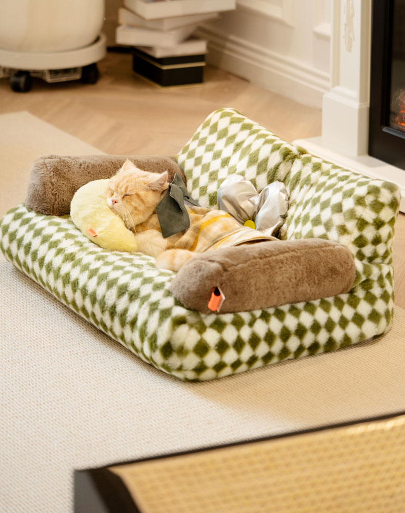 Green Vintage Diamond Cat Couch