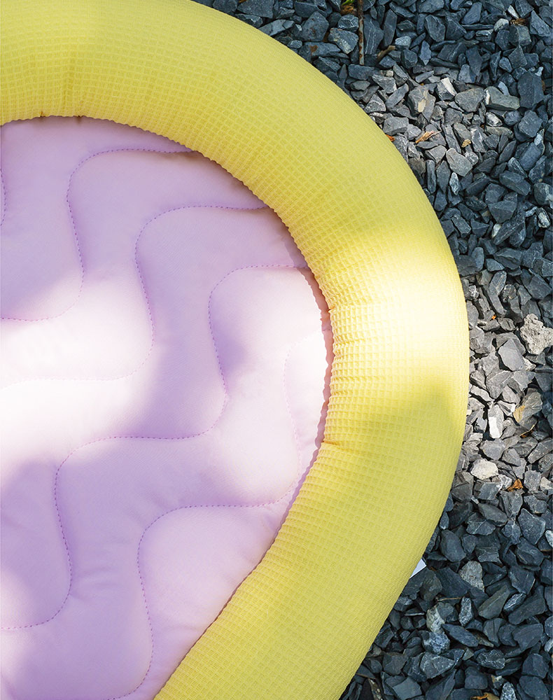 Childlike Cooling Cat Bed