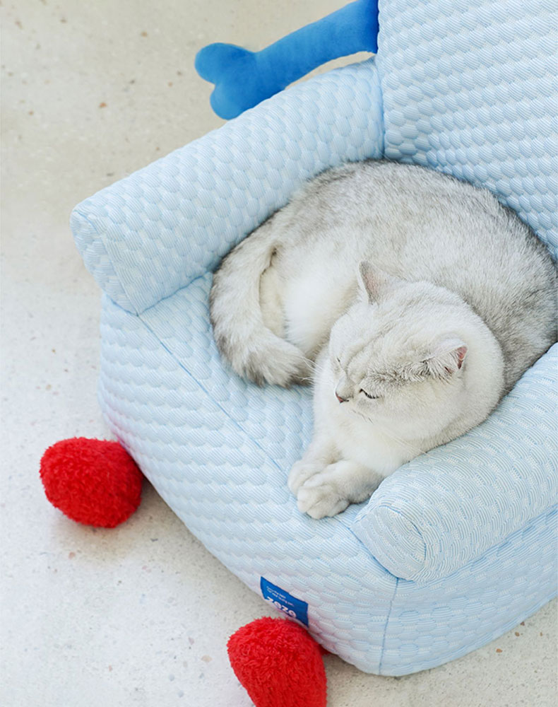 Big-Eyed Blue Hug Cat Couch